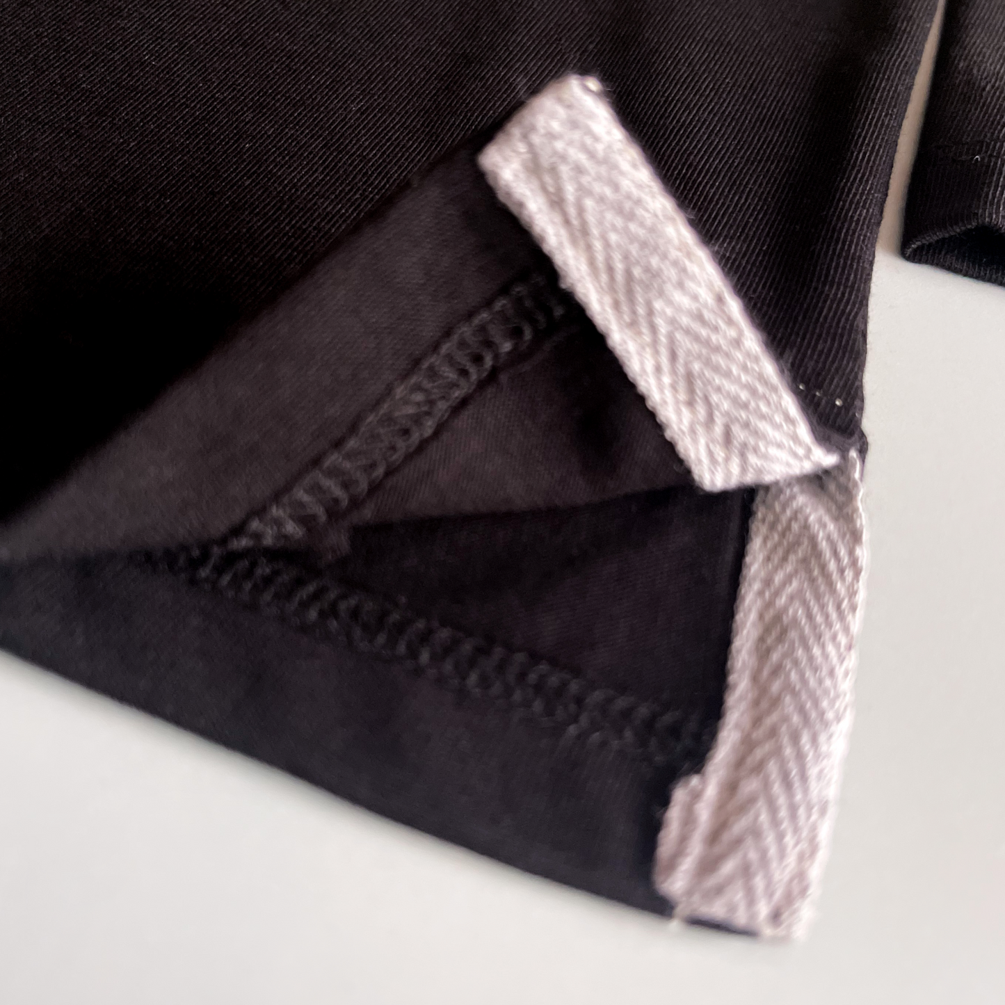 Polo Niña Niño Básico Negro - bolsillo (100% algodón) - Le Petit Company