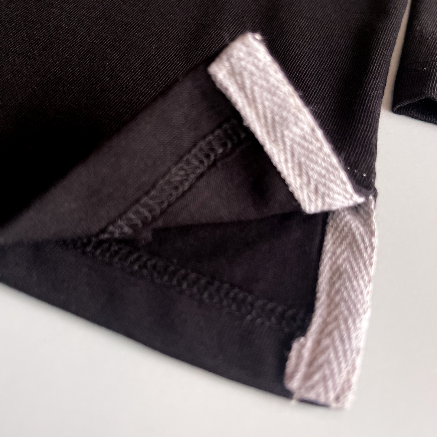 Polo Nina Nino Básico Negro - bolsillo (100% algodón) 2 - Le Petit Company