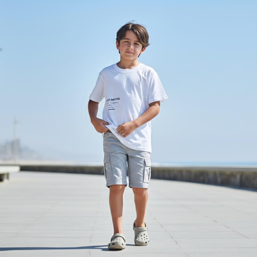 Polo Niño Boxy Keep Moving Blanco – 100% Algodón